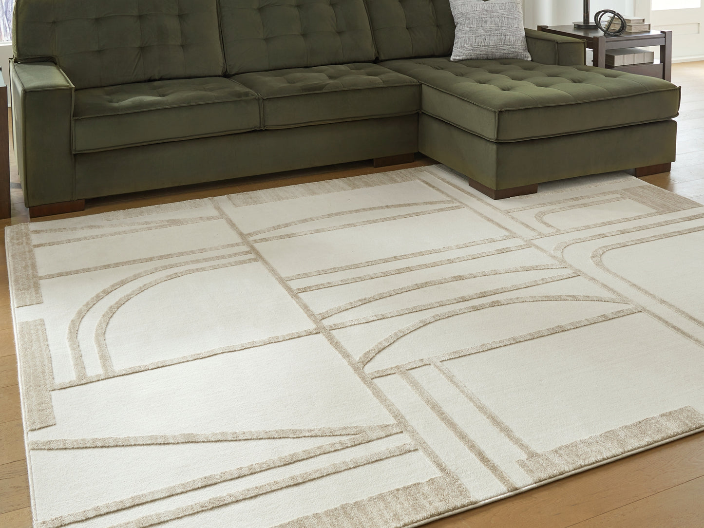 Farongrove Medium Rug