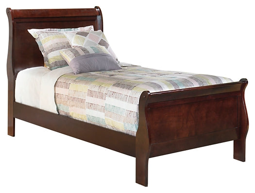 Alisdair Sleigh Bed With Mirrored Dresser, Chest And Nightstand