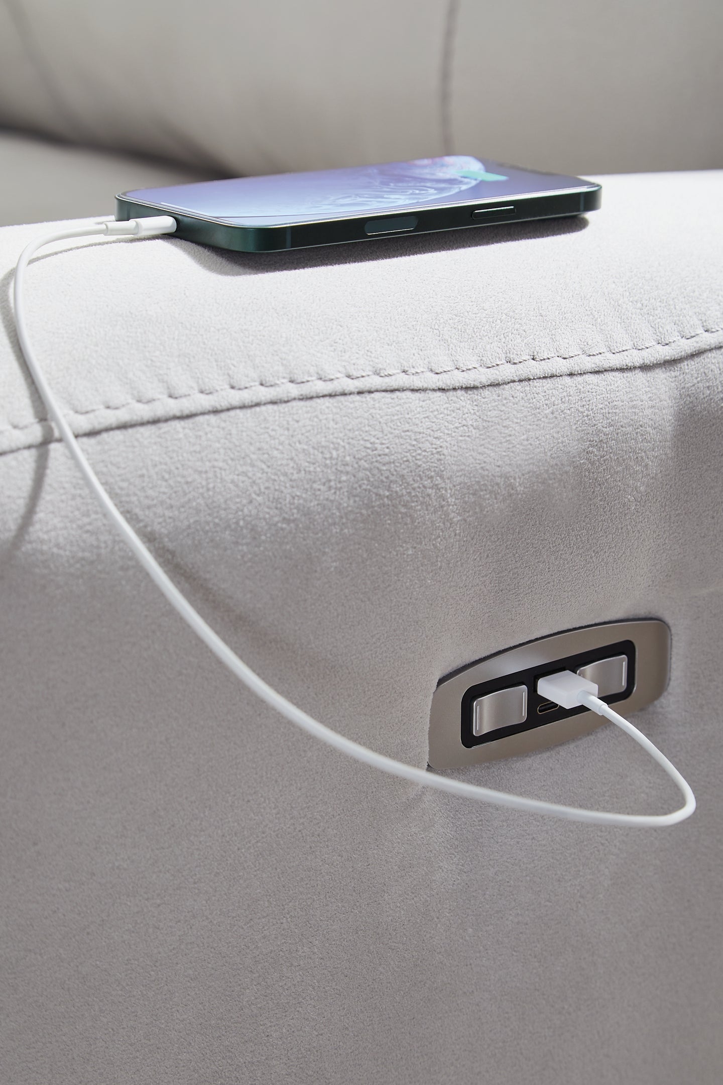 Social Pointe 6-Piece Reclining Sectional with Storage Console